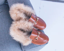 Load image into Gallery viewer, Rich chic furry loafers- brown
